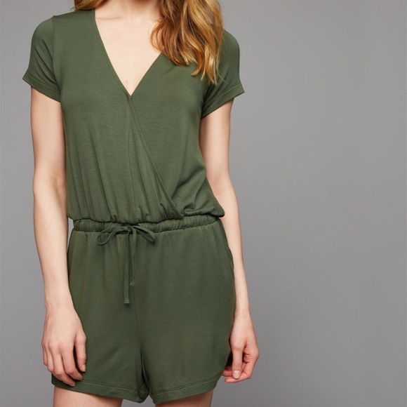 A Pea in the Pod Other - Nursing romper